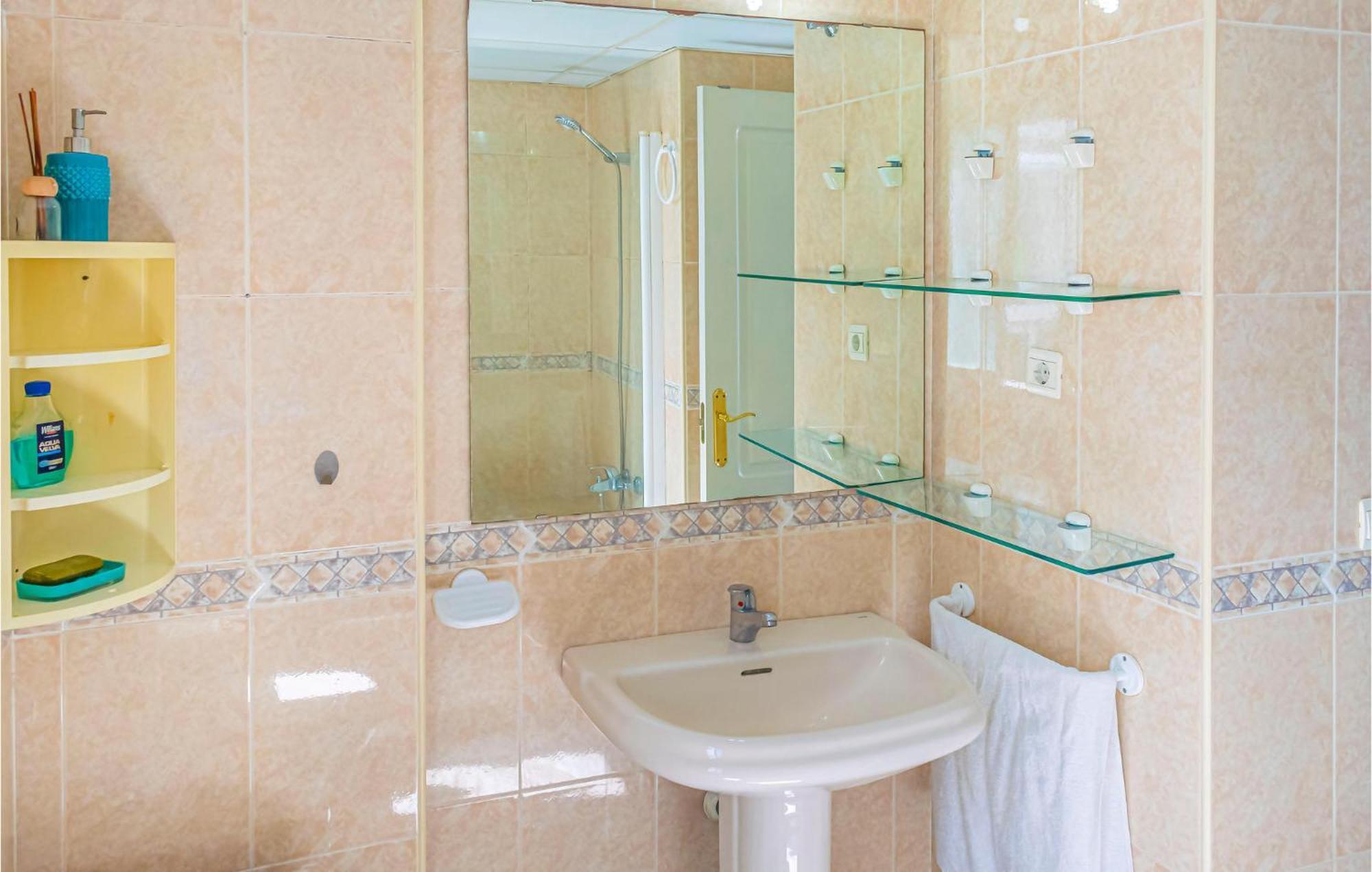 Lovely Apartment In Marbella With Kitchenette Exterior foto